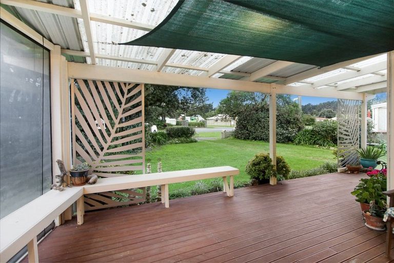 Photo of property in 27 Koputara Road, Himatangi Beach, Foxton, 4891