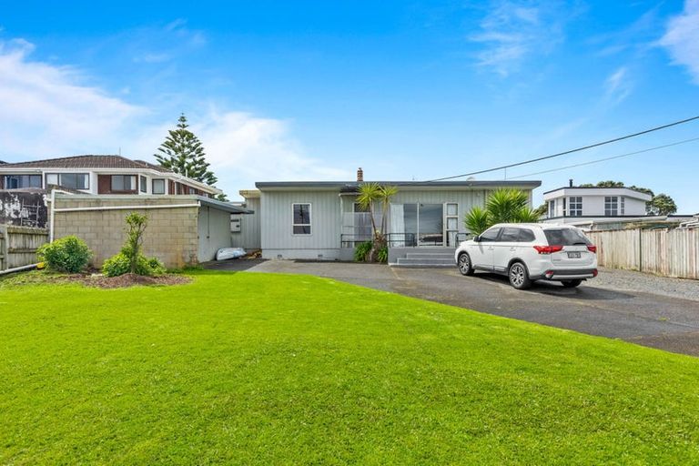 Photo of property in 43 Tiri Road, Manly, Whangaparaoa, 0930