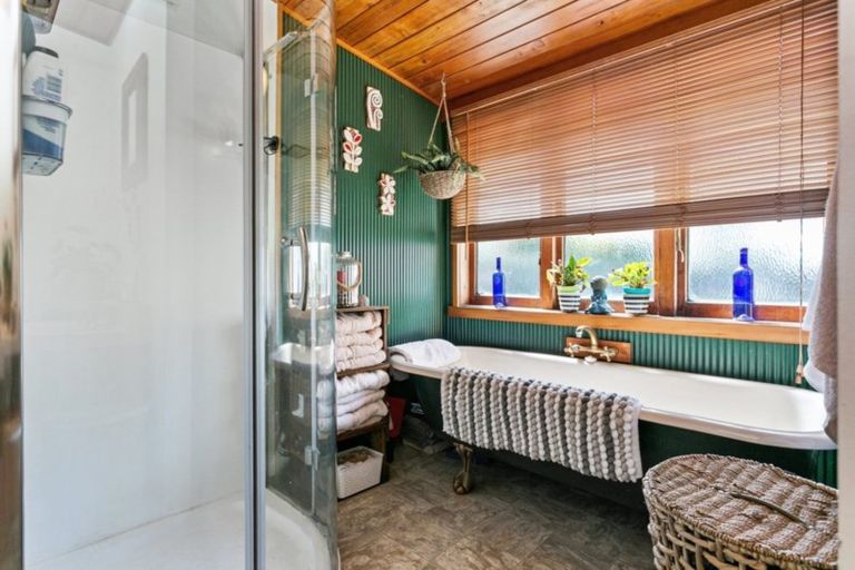 Photo of property in 198 Shakespeare Street, Leamington, Cambridge, 3432