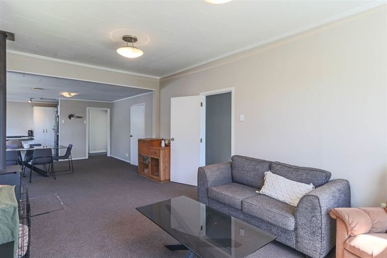Photo of property in 10 Mahoe Street, Inglewood, 4330