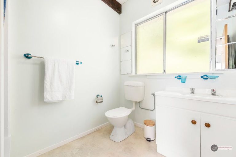 Photo of property in 28 Deller Grove, Silverstream, Upper Hutt, 5019