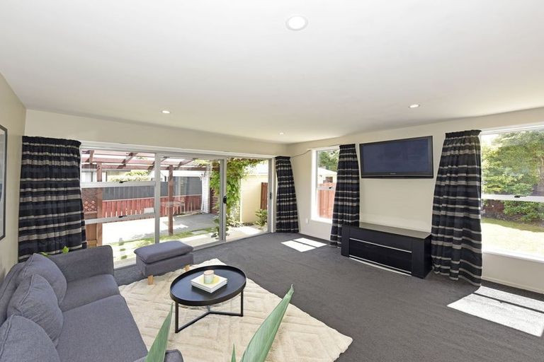 Photo of property in 8b Wyatt Place, Russley, Christchurch, 8042
