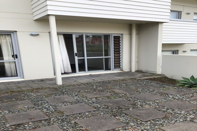 Photo of property in 4c/71 Spencer Road, Oteha, Auckland, 0632