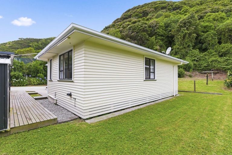 Photo of property in 52 Ruahine Street, Paraparaumu, 5032