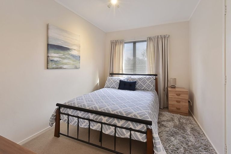 Photo of property in 1/15 Roys Road, Weymouth, Auckland, 2103