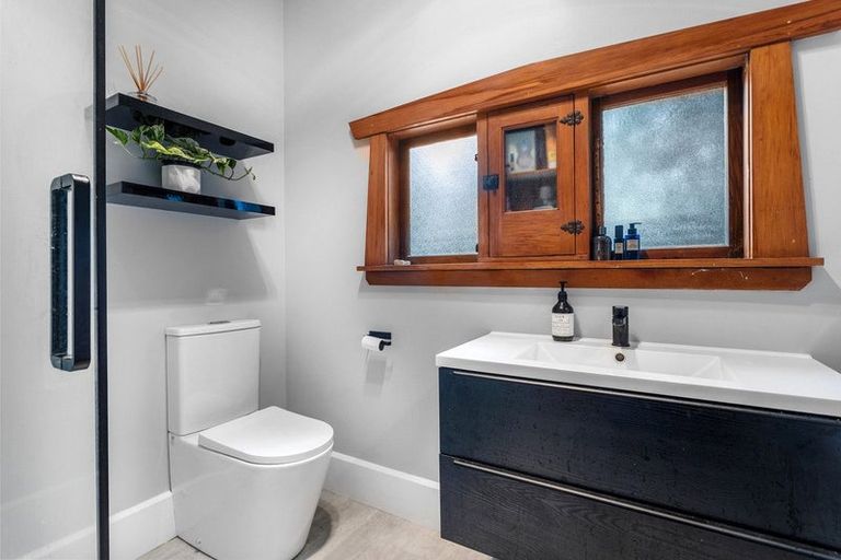 Photo of property in 32 Windermere Road, Papanui, Christchurch, 8053