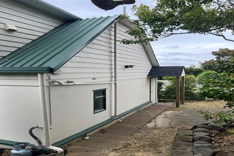 Photo of property in 2/175 East Coast Road, Castor Bay, Auckland, 0620