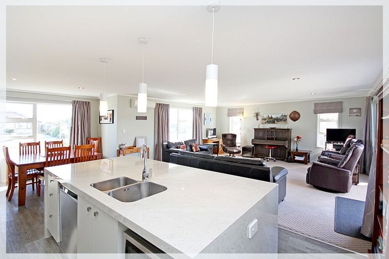 Photo of property in 24 Forbes Road, Foxton Beach, Foxton, 4815