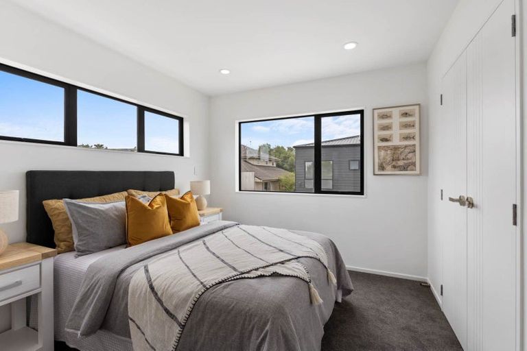 Photo of property in 1/77 Glenmore Road, Sunnyhills, Auckland, 2010