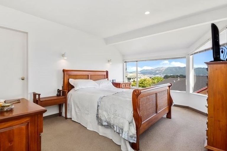 Photo of property in 9 Dornoch Place, Papakowhai, Porirua, 5024