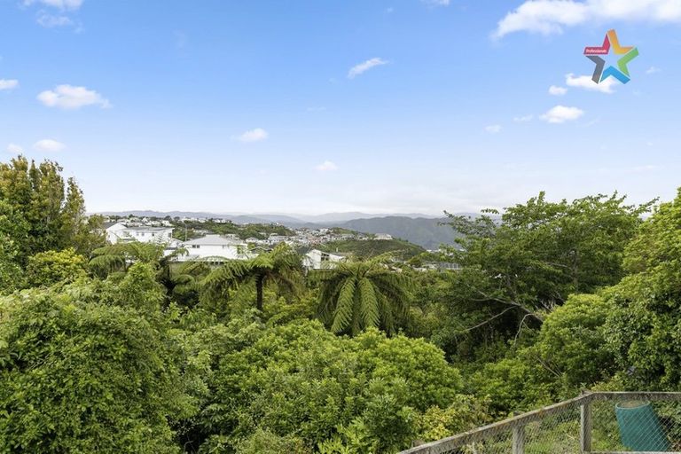 Photo of property in 10b Camellia Terrace, Maungaraki, Lower Hutt, 5010