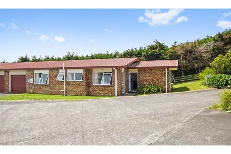 Photo of property in 104a Collingwood Road, Waiuku, 2123