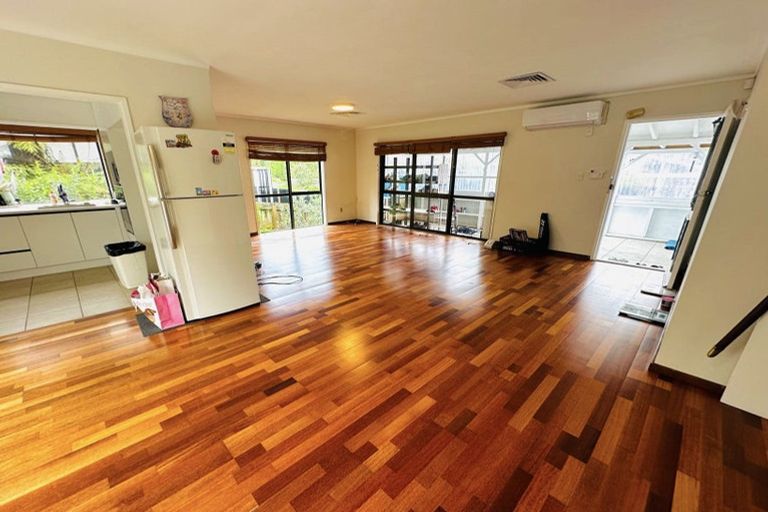 Photo of property in 5 Sandiacre Way, Browns Bay, Auckland, 0630