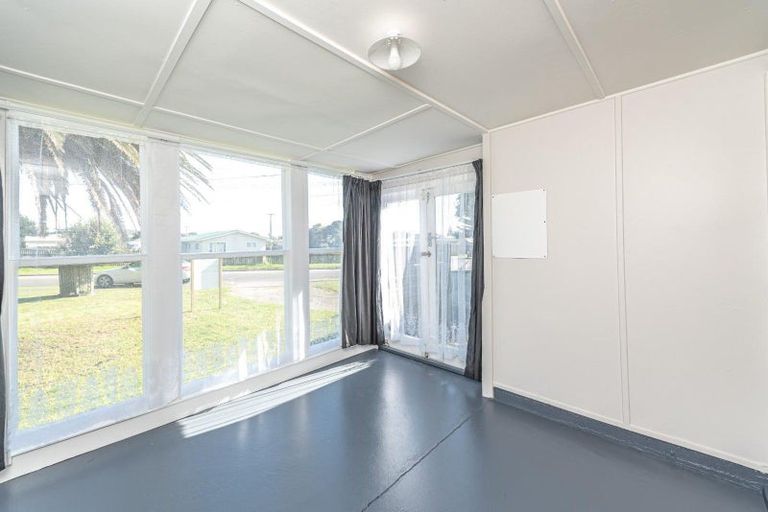 Photo of property in 12 Morgan Street, Castlecliff, Whanganui, 4501