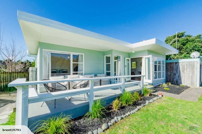 Photo of property in 19 Jeep Road, Raumati South, Paraparaumu, 5032