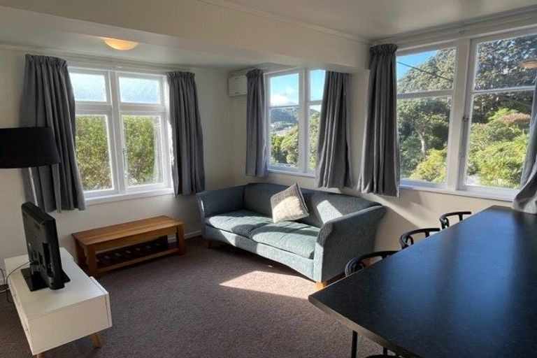 Photo of property in 2/44 Ribble Street, Island Bay, Wellington, 6023