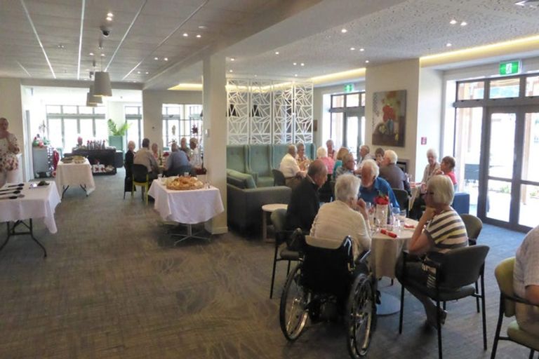 Photo of property in Whitby Lakes Village, Discovery Drive, Whitby, Porirua, 5024