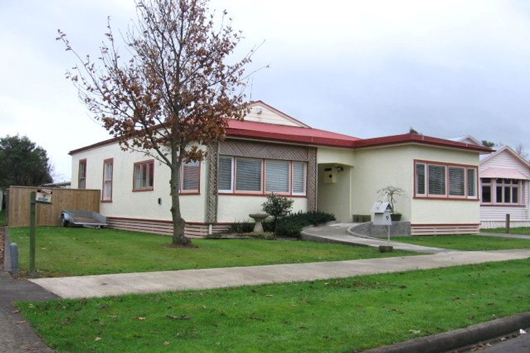 Photo of property in 9 Rosalie Terrace, Kelvin Grove, Palmerston North, 4414
