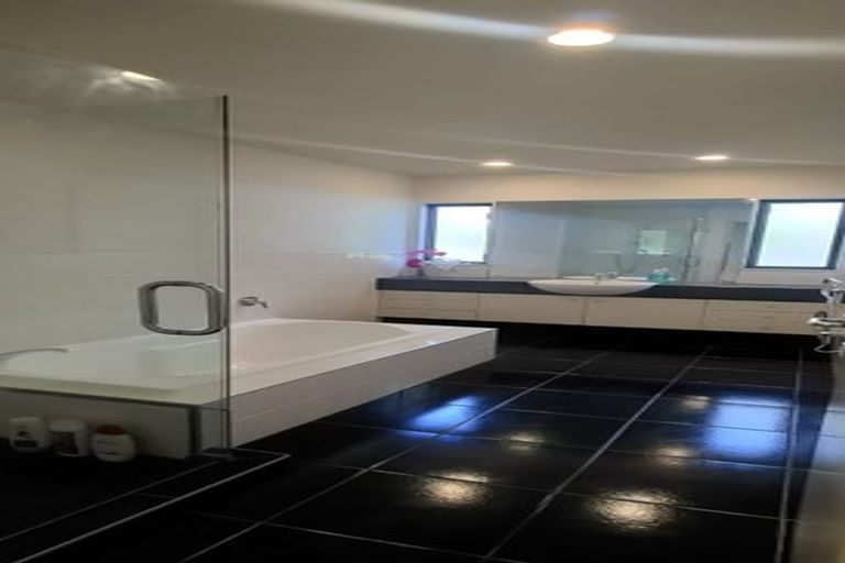 Photo of property in 416 Beach Road, Mairangi Bay, Auckland, 0630