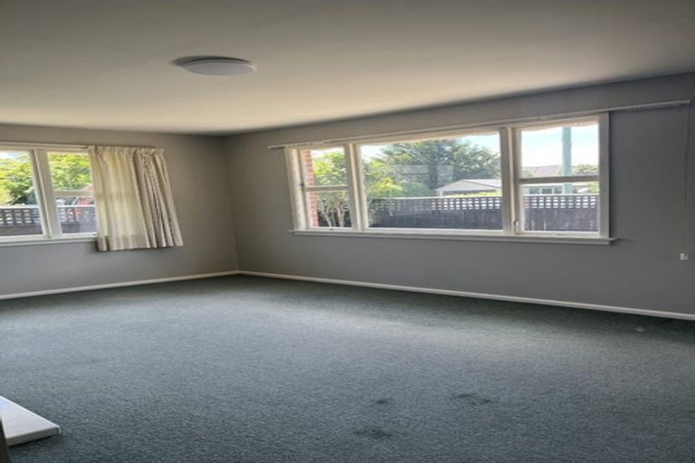 Photo of property in 16 Joyce Crescent, Ilam, Christchurch, 8041