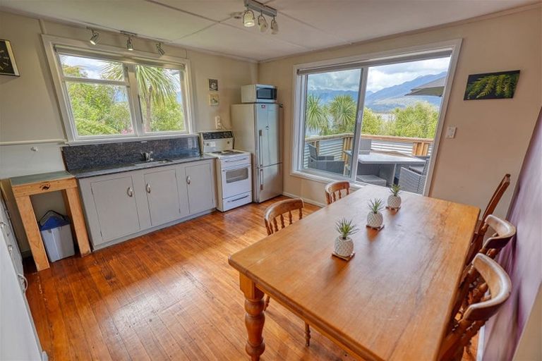 Photo of property in 42 Koe Street, Moana, 7872