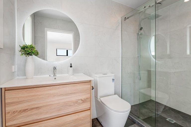 Photo of property in 236 Whangaparaoa Road, Red Beach, 0932