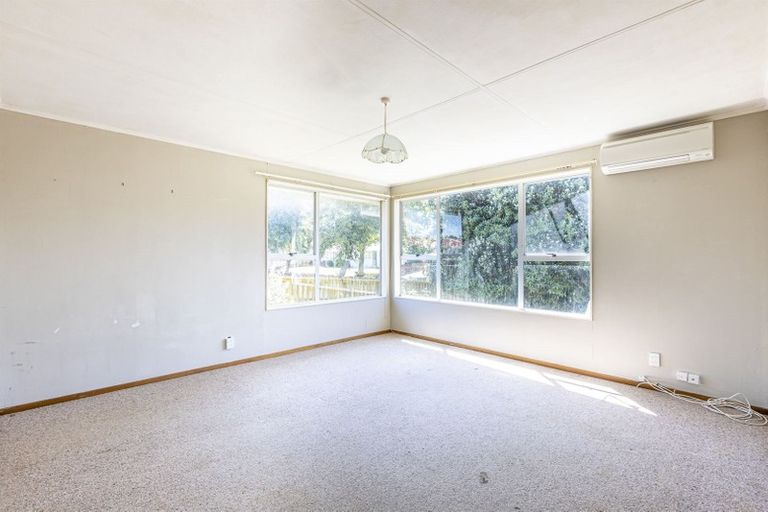 Photo of property in 74 Stillwater Place, Westbrook, Palmerston North, 4412