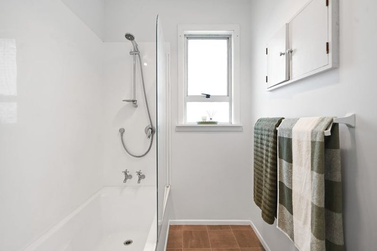 Photo of property in 26 Oxford Street, Fairfield, Hamilton, 3214