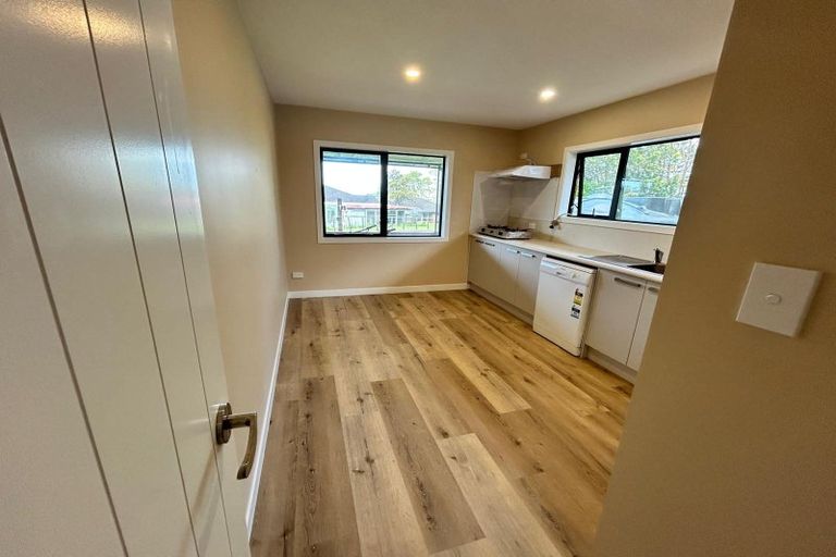 Photo of property in 300 Sturges Road, Henderson Valley, Auckland, 0612