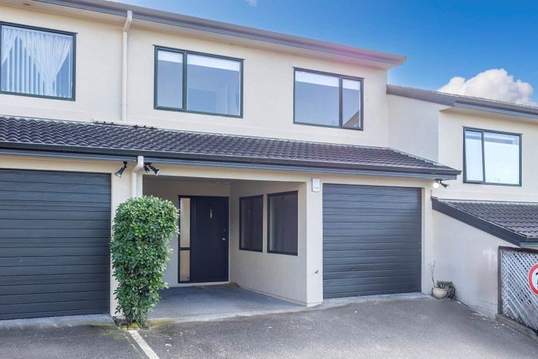 Photo of property in Casa Bella, 9/427 Albany Highway, Albany, Auckland, 0632