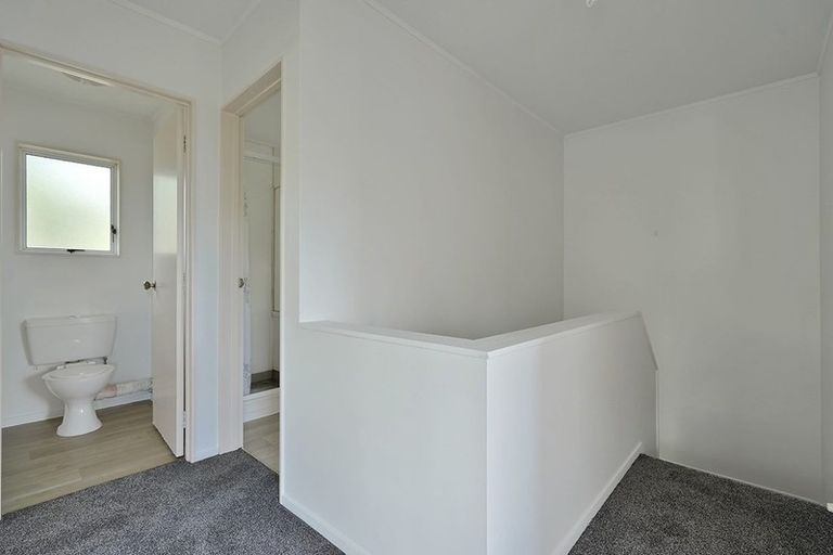 Photo of property in 6/24 Eastglen Road, Glen Eden, Auckland, 0602