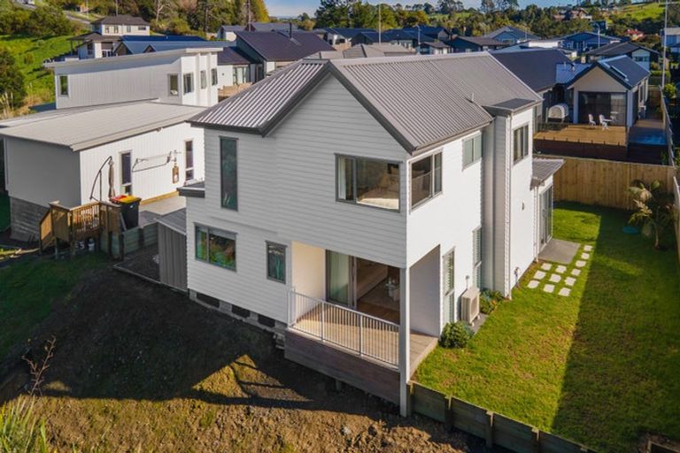 Photo of property in 69 Glenvar Ridge Road, Long Bay, Auckland, 0630