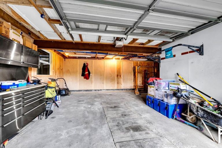 Photo of property in 11 Roto Street, Westown, New Plymouth, 4310