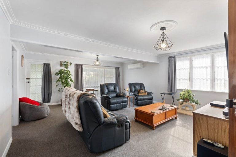 Photo of property in 15 Bull Street, Bulls, 4818