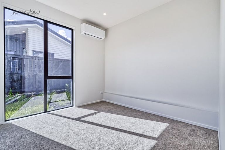Photo of property in 38 Papai Lane, Massey, Auckland, 0614