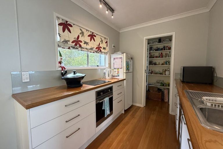 Photo of property in 83 Marellen Drive, Red Beach, 0932