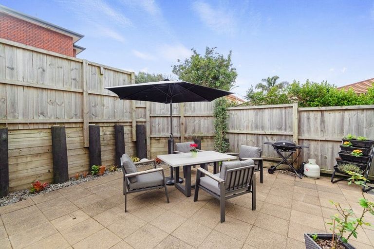 Photo of property in 3 Bluefin Way, West Harbour, Auckland, 0618