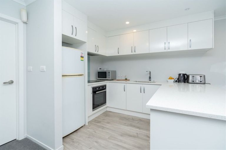 Photo of property in 2/11 Crosher Place, Silverdale, Hamilton, 3216