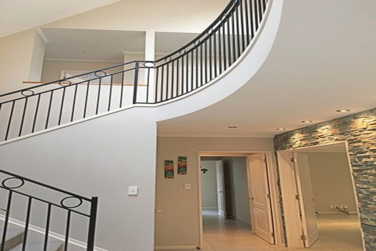 Photo of property in 11 Anaheim Boulevard, Shamrock Park, Auckland, 2016