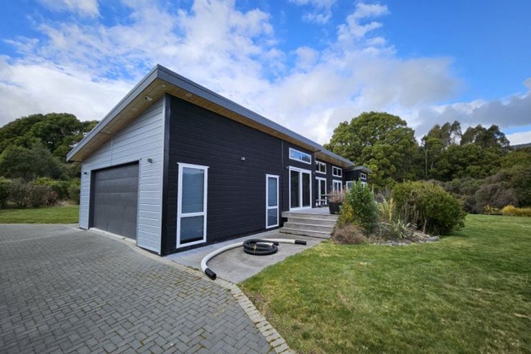 Photo of property in 24 Lacebark Drive, Kinloch, Taupo, 3377