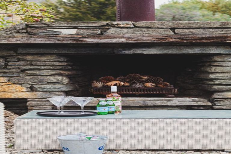 Photo of property in 1a Maple Court, Arthurs Point, Queenstown, 9371