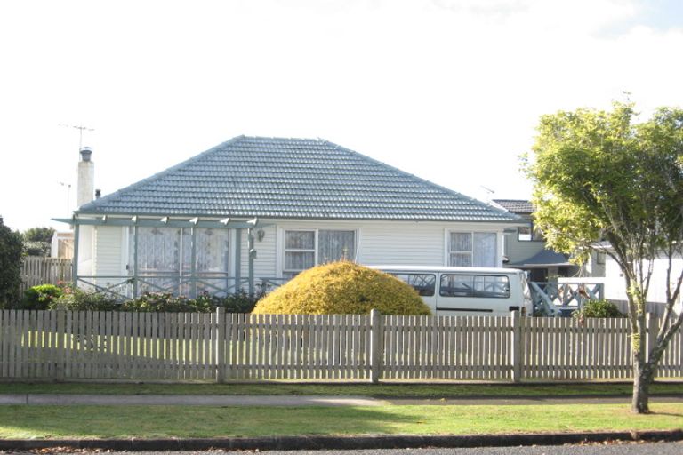 Photo of property in 2/13 Totara Road, Manurewa, Auckland, 2102