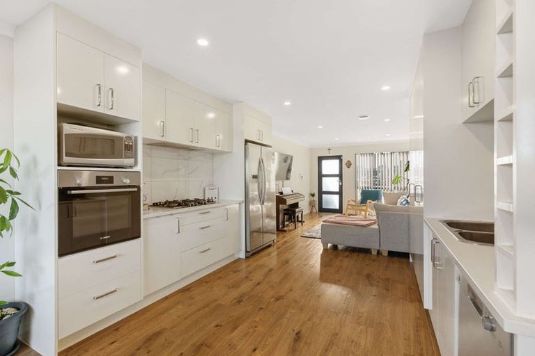 Photo of property in 9 Lovely Lane, Manurewa, Auckland, 2102