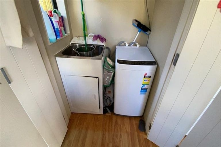 Photo of property in 65 Sunline Avenue, Massey, Auckland, 0614