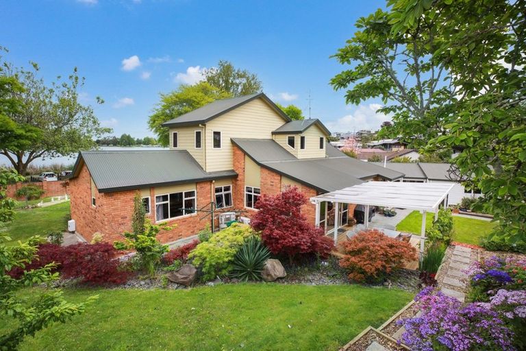 Photo of property in 19 Lake Domain Drive, Frankton, Hamilton, 3204