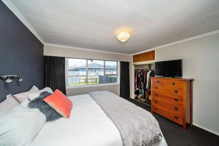 Photo of property in 12 Saxton Road, Upper Vogeltown, New Plymouth, 4310
