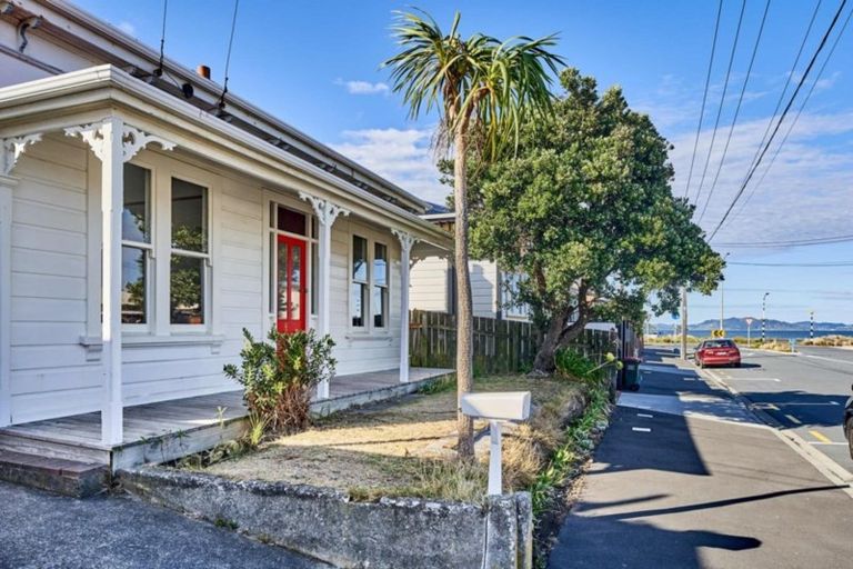 Photo of property in 8 Queen Street, Petone, Lower Hutt, 5012