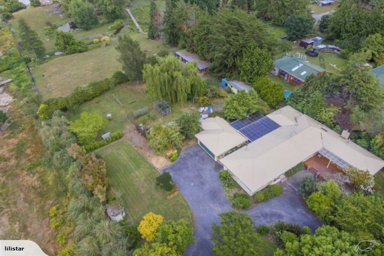 Photo of property in 141 Kawiu Road, Levin, 5510
