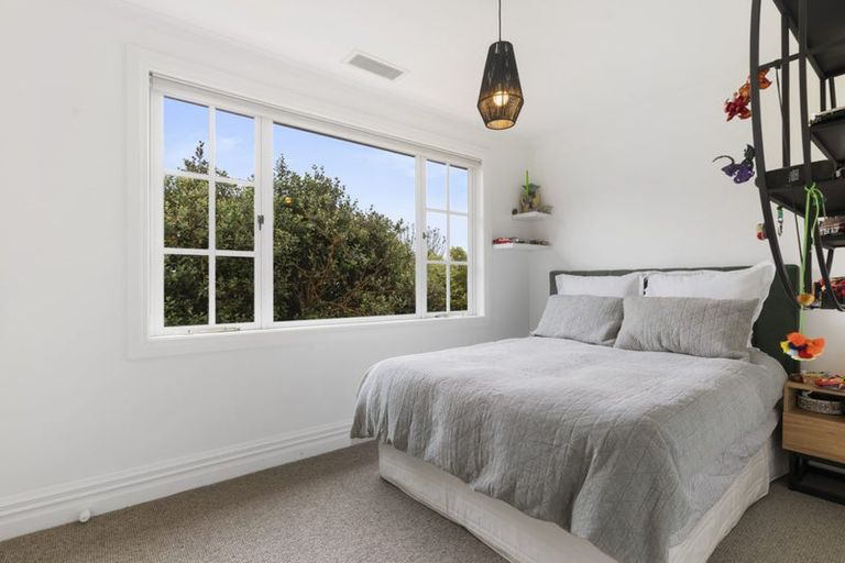 Photo of property in 16 Fenton Terrace, Cockle Bay, Auckland, 2014