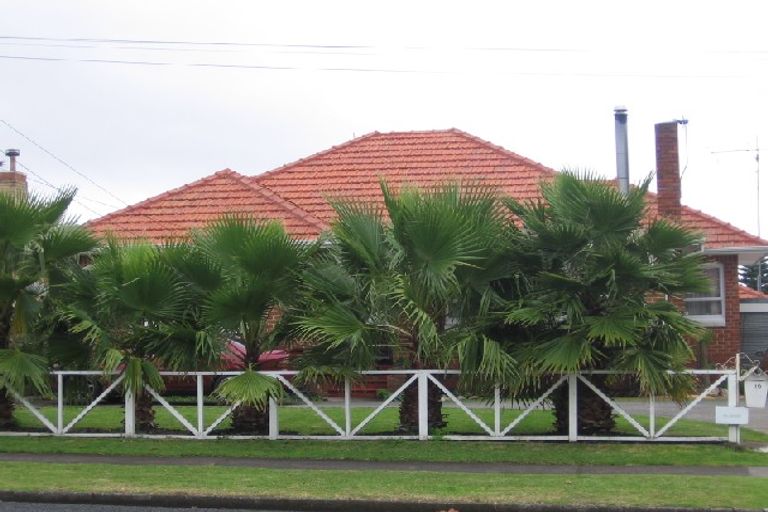 Photo of property in 16 Maxwell Avenue, Papatoetoe, Auckland, 2025